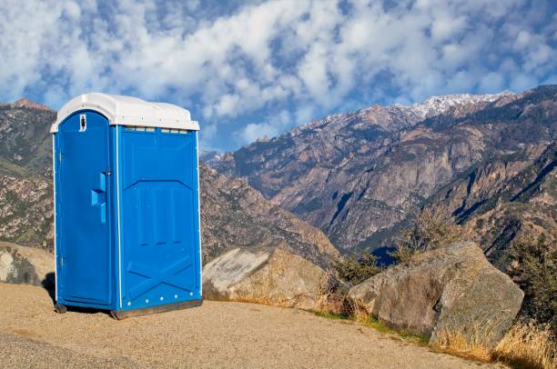 Best Portable restroom trailer rental  in Appleton, WI